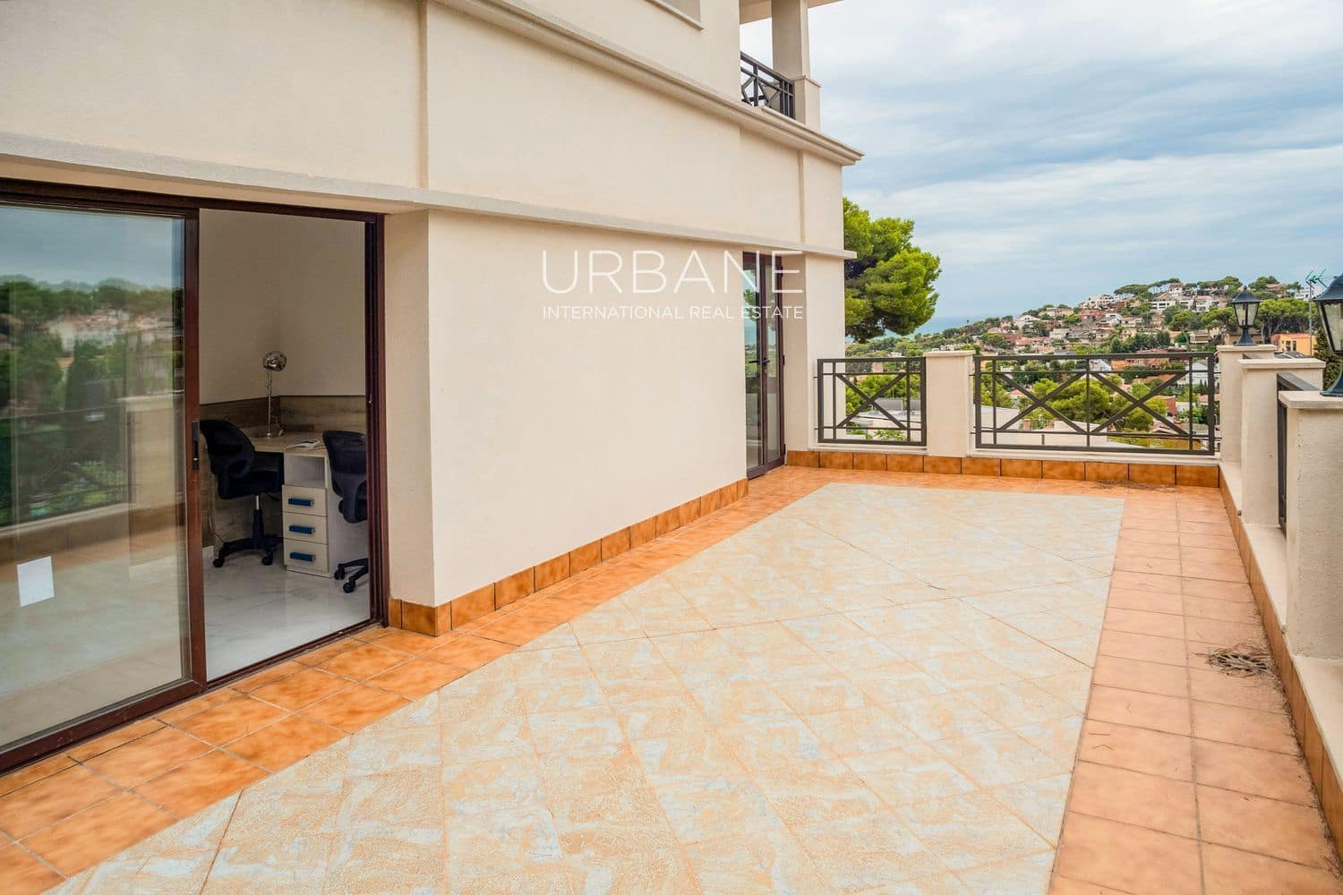 9 bedroom Villa for sale in Barcelona city with pool garage - € 2,500,000 (Ref: 9060657)