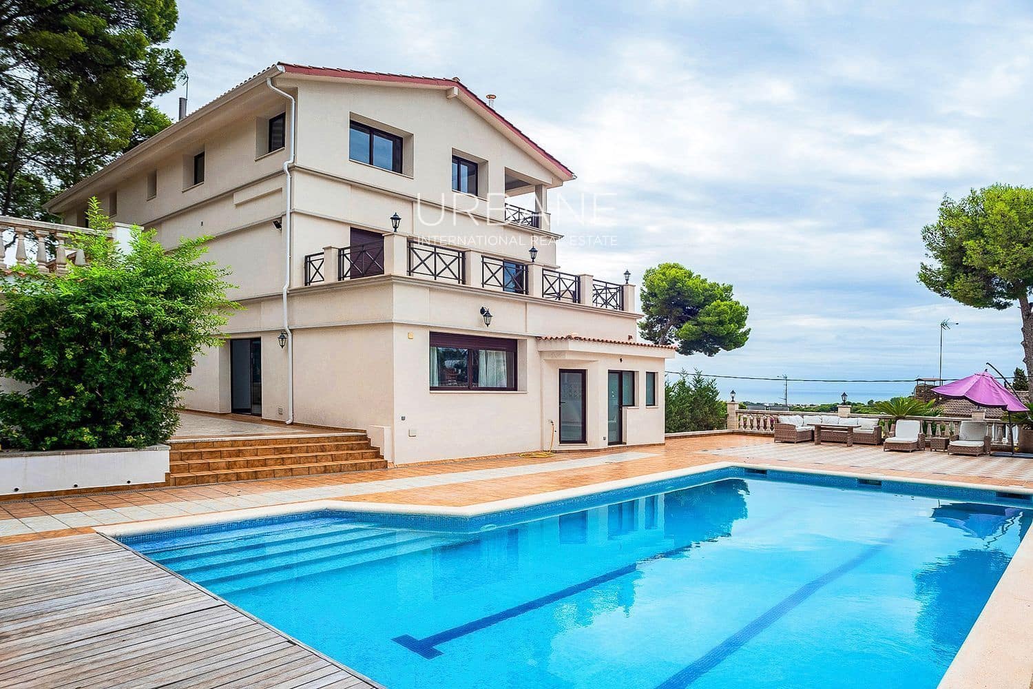 9 bedroom Villa for sale in Barcelona city with pool garage - € 2,500,000 (Ref: 9060657)