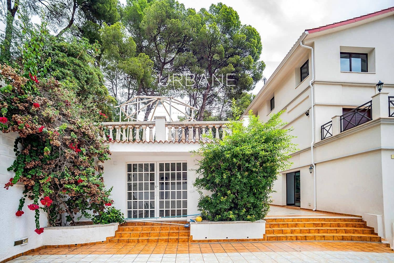9 bedroom Villa for sale in Barcelona city with pool garage - € 2,500,000 (Ref: 9060657)