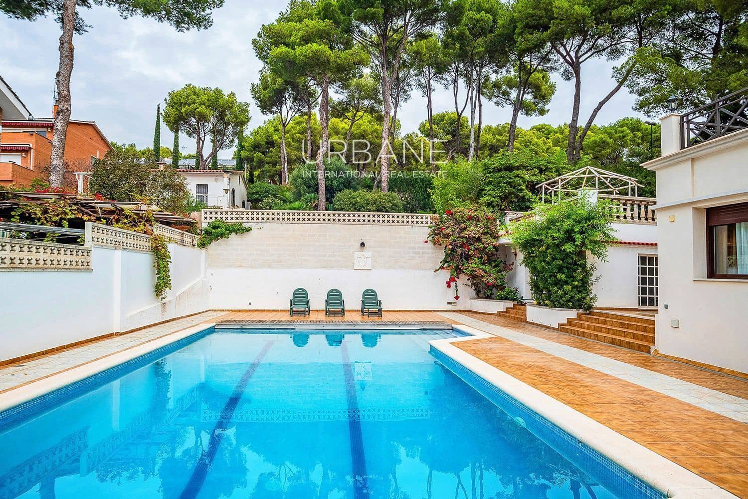 9 bedroom Villa for sale in Barcelona city with pool garage - € 2,500,000 (Ref: 9060657)