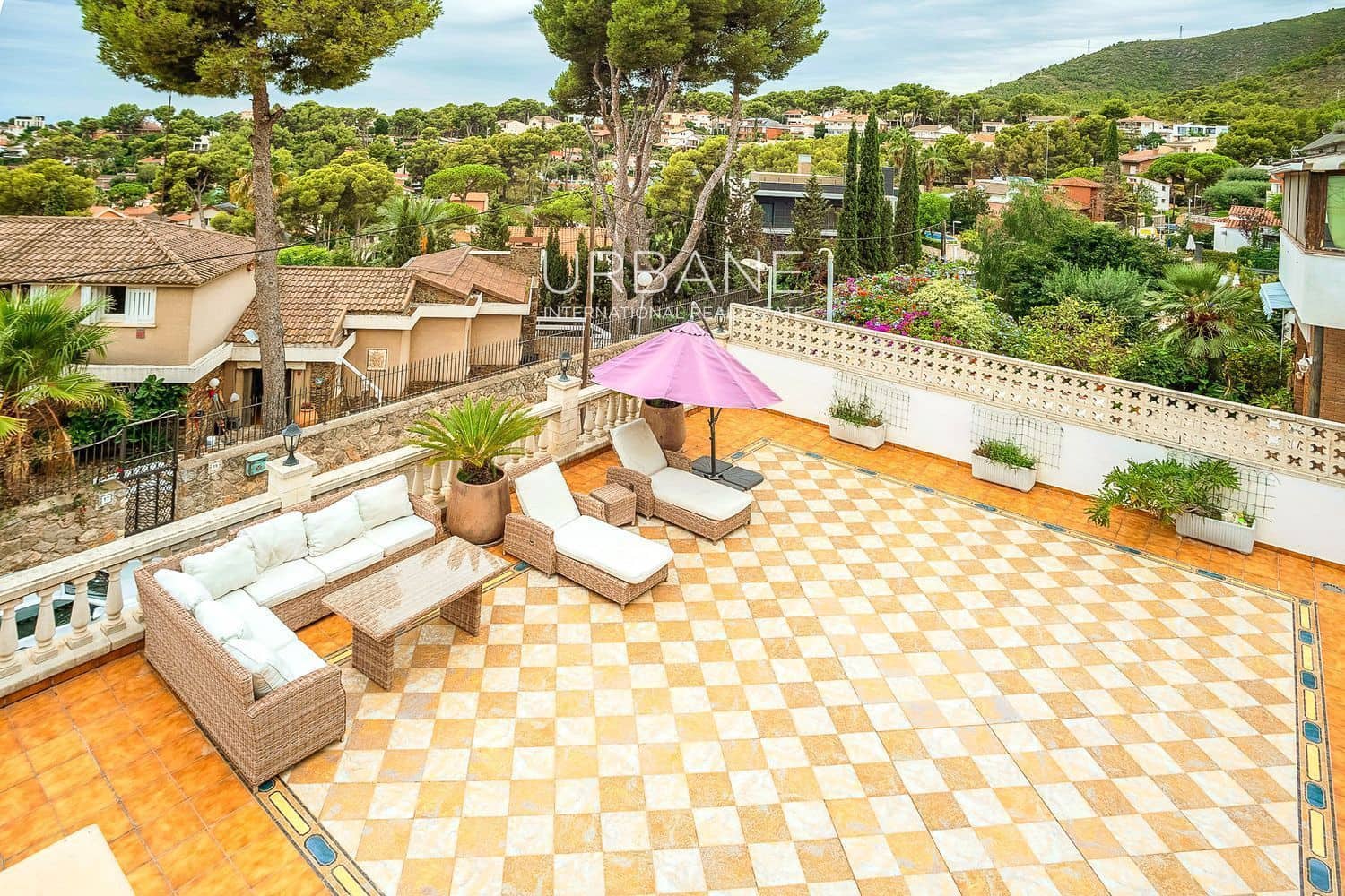 9 bedroom Villa for sale in Barcelona city with pool garage - € 2,500,000 (Ref: 9060657)