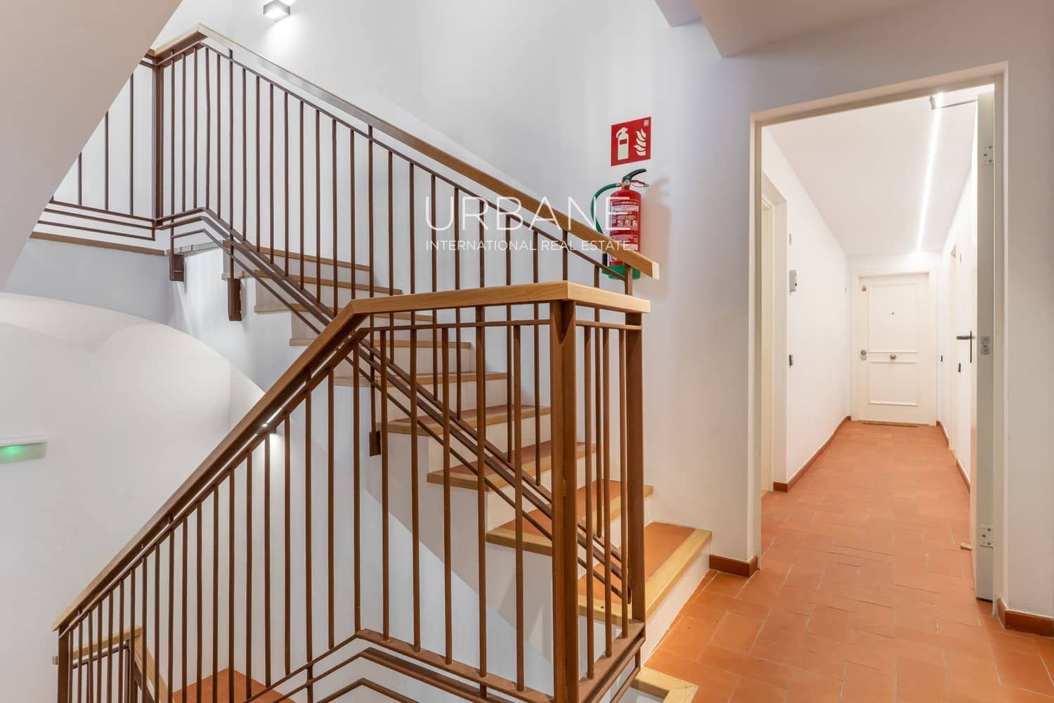 2 soveværelse Lejlighed til leje i Barcelona by - € 1.800 (Ref: 9061251)