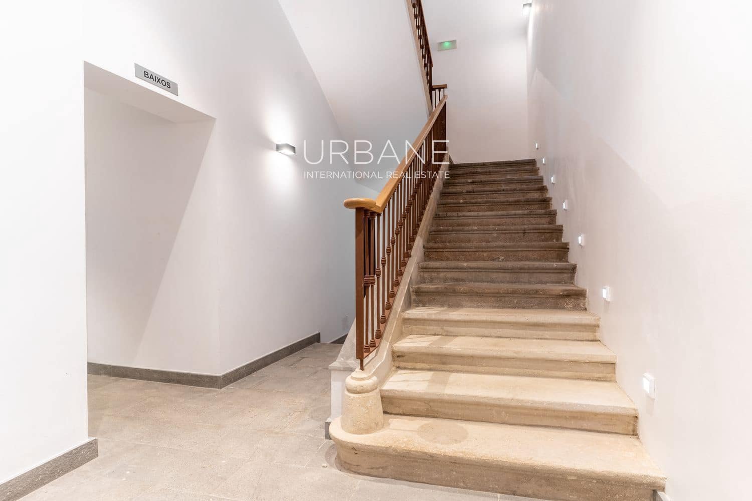 2 soveværelse Lejlighed til leje i Barcelona by - € 1.800 (Ref: 9061251)