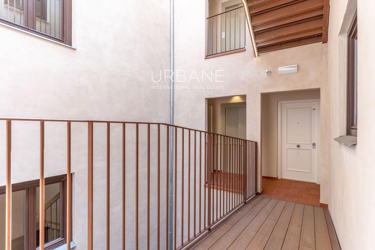 2 soveværelse Lejlighed til leje i Barcelona by - € 1.800 (Ref: 9061251)