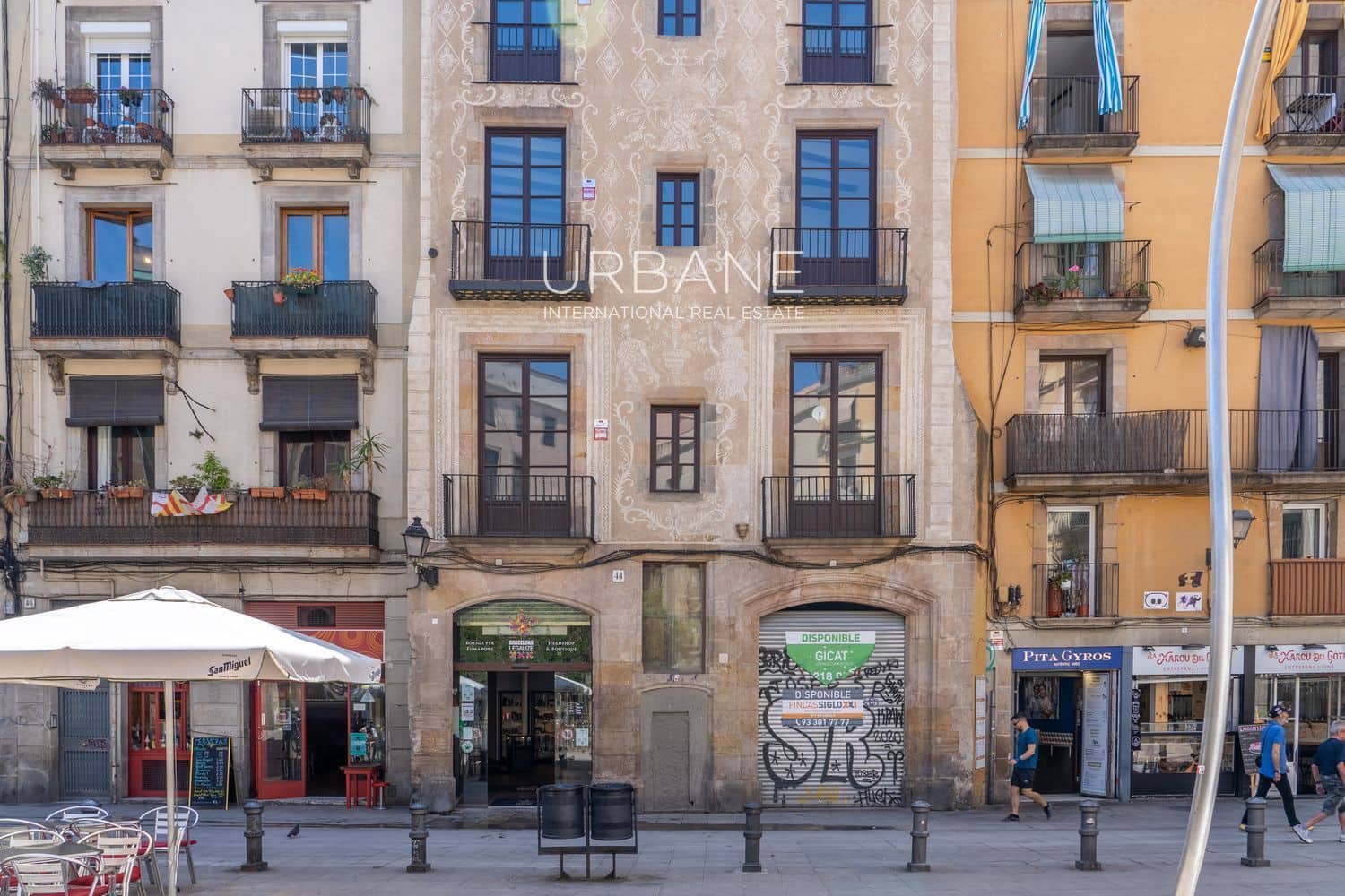 2 soveværelse Lejlighed til leje i Barcelona by - € 1.800 (Ref: 9061251)