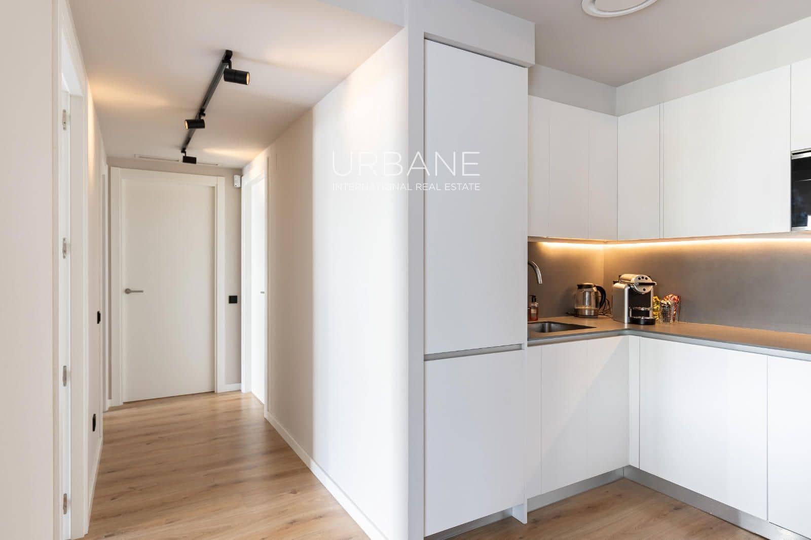 3 bedroom Flat for rent in Barcelona city - € 3,100 (Ref: 9061831)