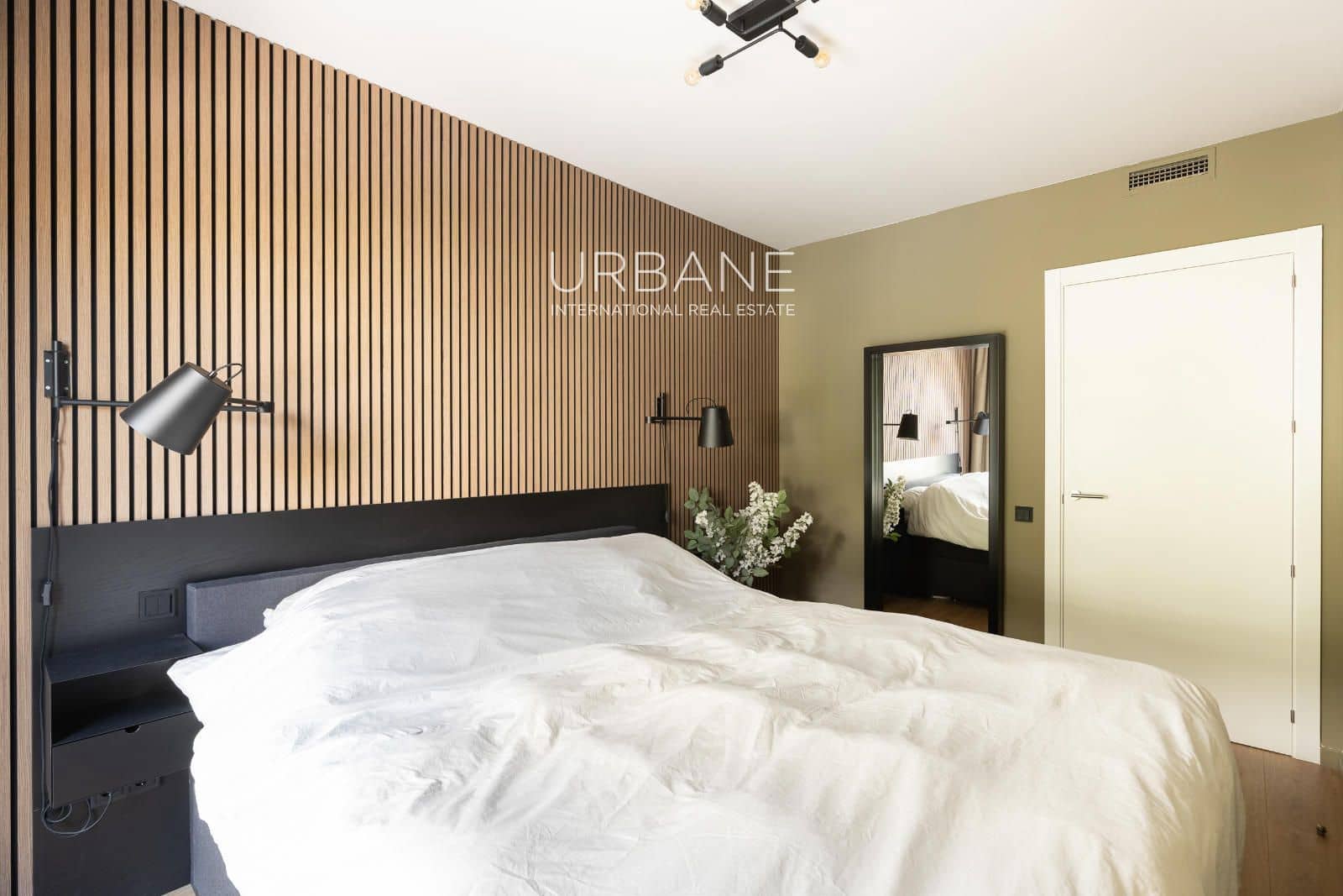 3 bedroom Flat for rent in Barcelona city - € 3,100 (Ref: 9061831)