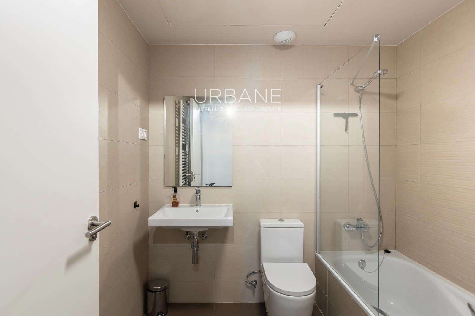 3 bedroom Flat for rent in Barcelona city - € 3,100 (Ref: 9061831)