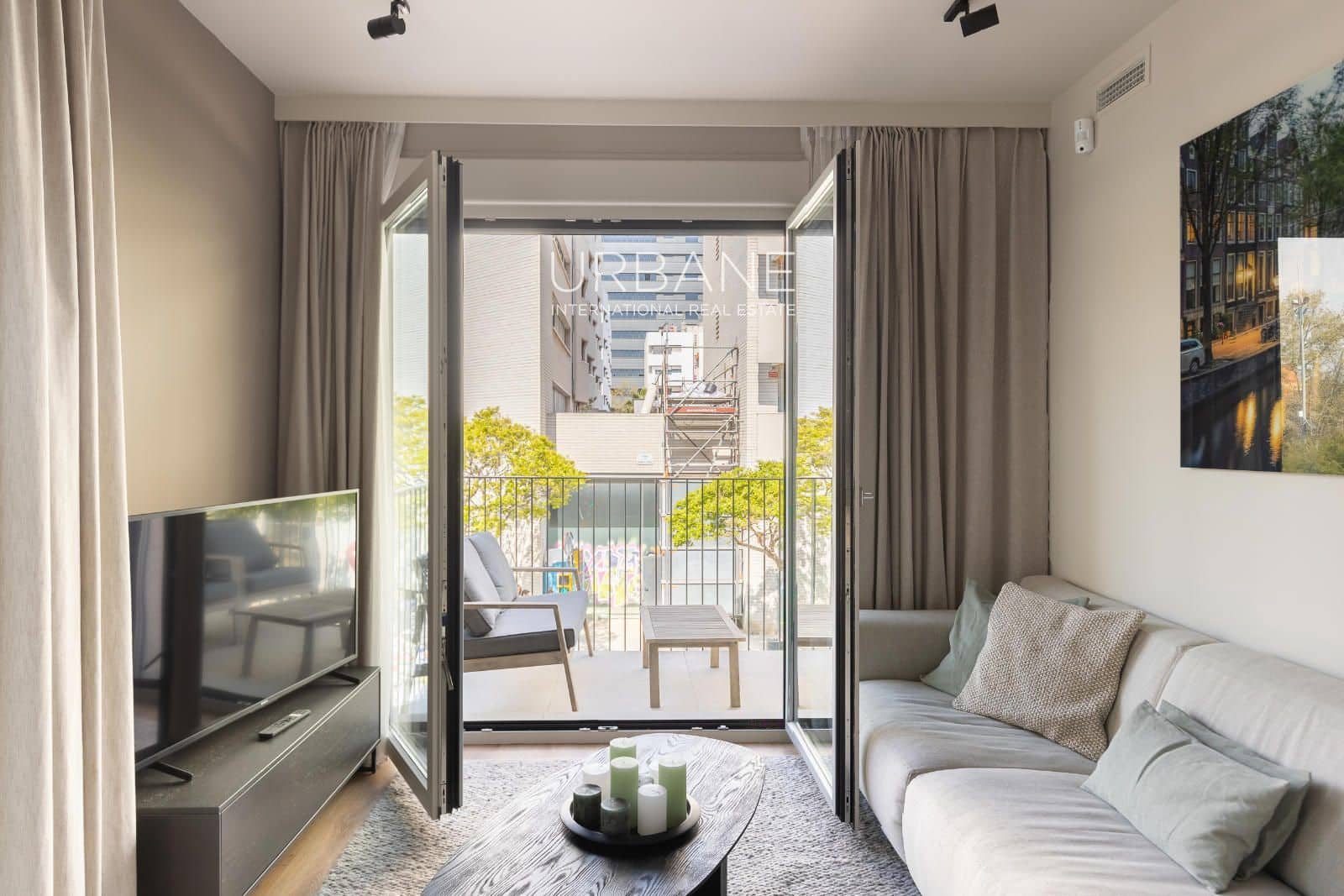 3 bedroom Flat for rent in Barcelona city - € 3,100 (Ref: 9061831)