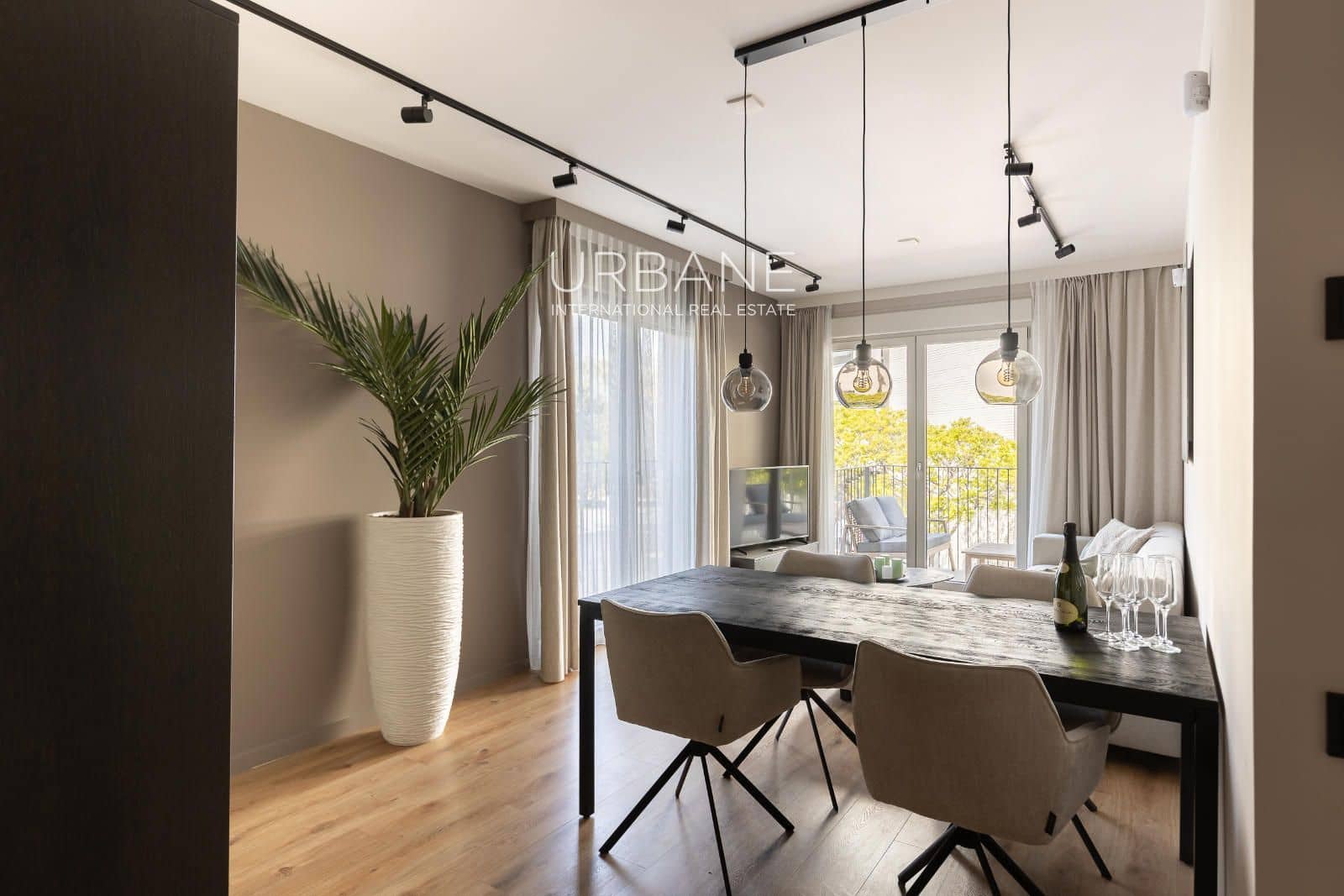 3 bedroom Flat for rent in Barcelona city - € 3,100 (Ref: 9061831)