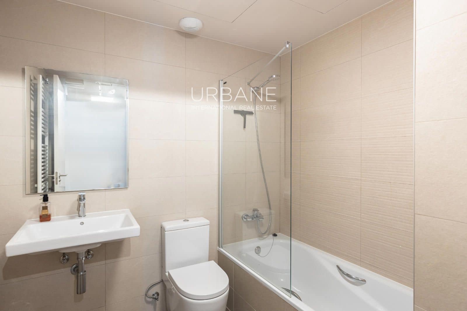 3 bedroom Flat for rent in Barcelona city - € 3,100 (Ref: 9061831)