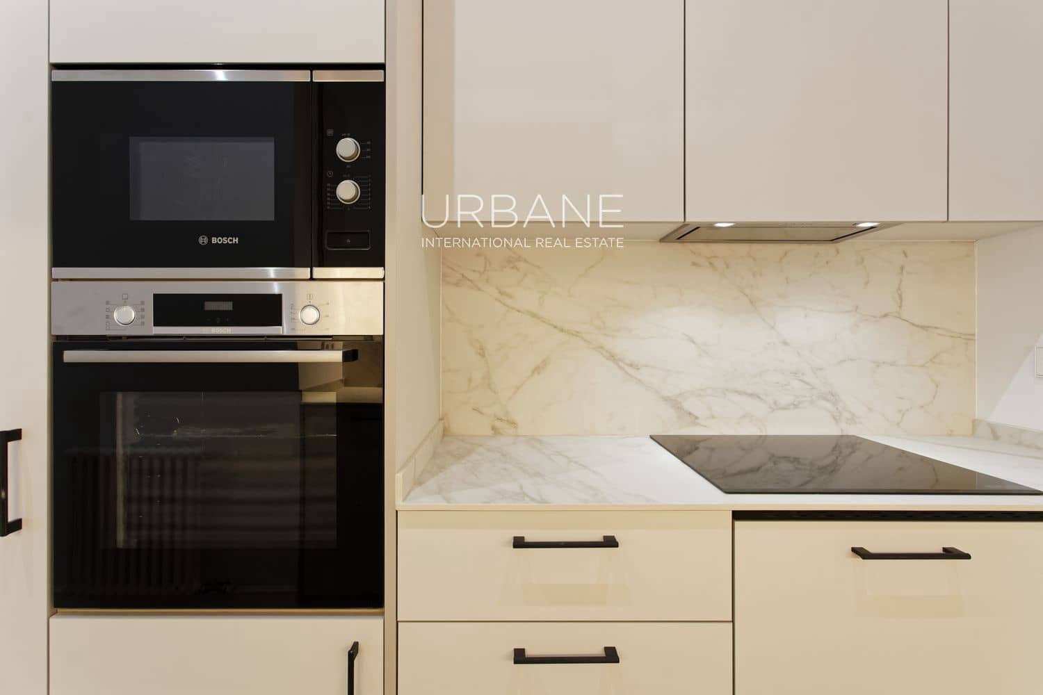 3 soveværelse Lejlighed til salg i Barcelona by - € 1.050.000 (Ref: 9066998)