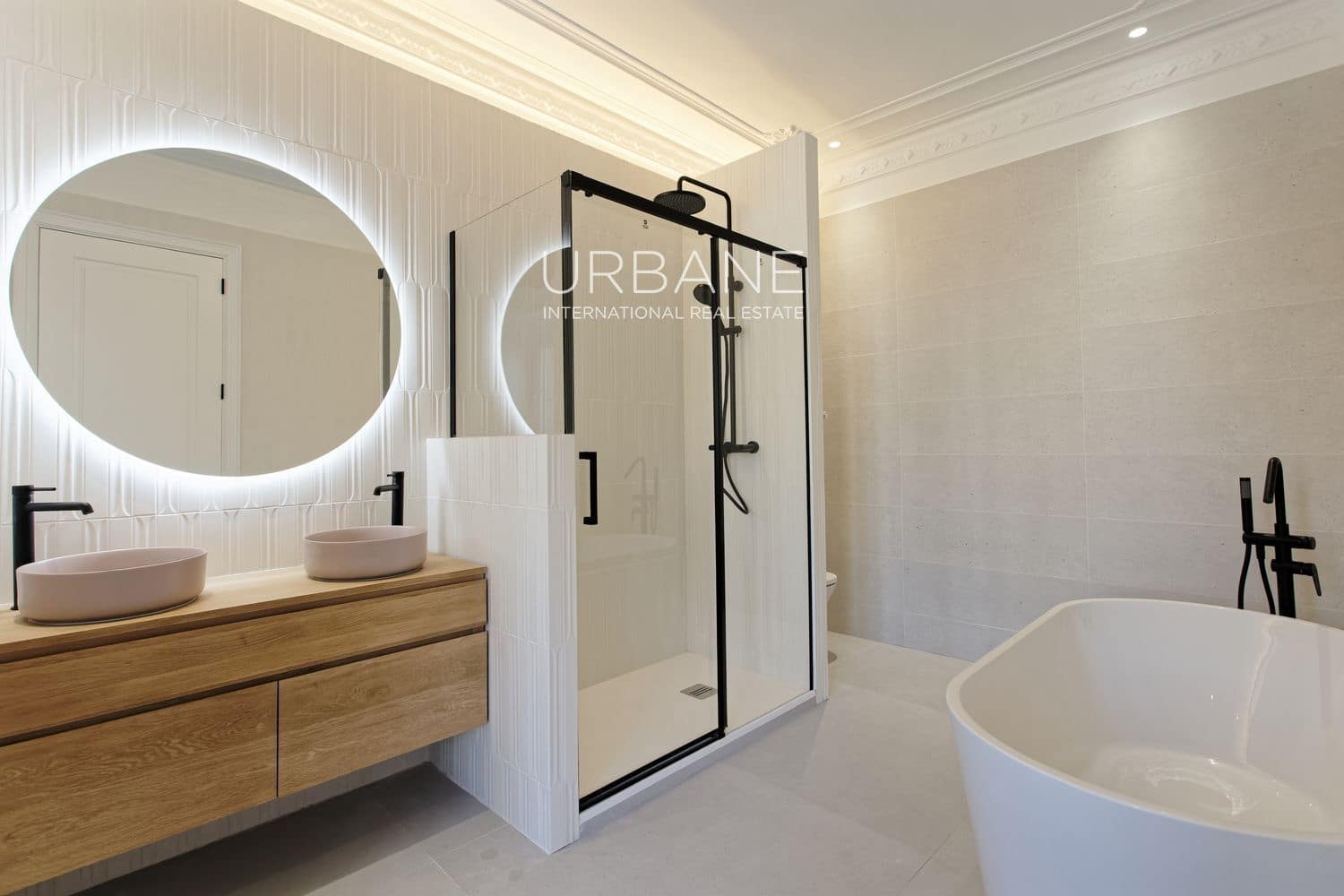 3 soveværelse Lejlighed til salg i Barcelona by - € 1.050.000 (Ref: 9066998)