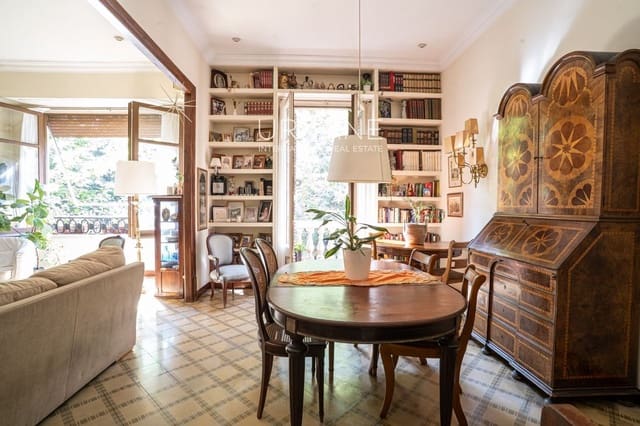 6 slaapkamer Flat te koop in L'Antiga Esquerra de L'Eixample, Barcelona stad - € 970.000 (Ref: 9076804)