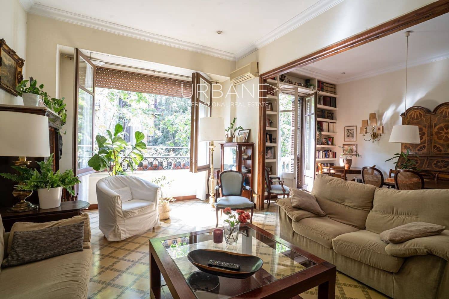 6 slaapkamer Flat te koop in Barcelona stad - € 970.000 (Ref: 9076804)