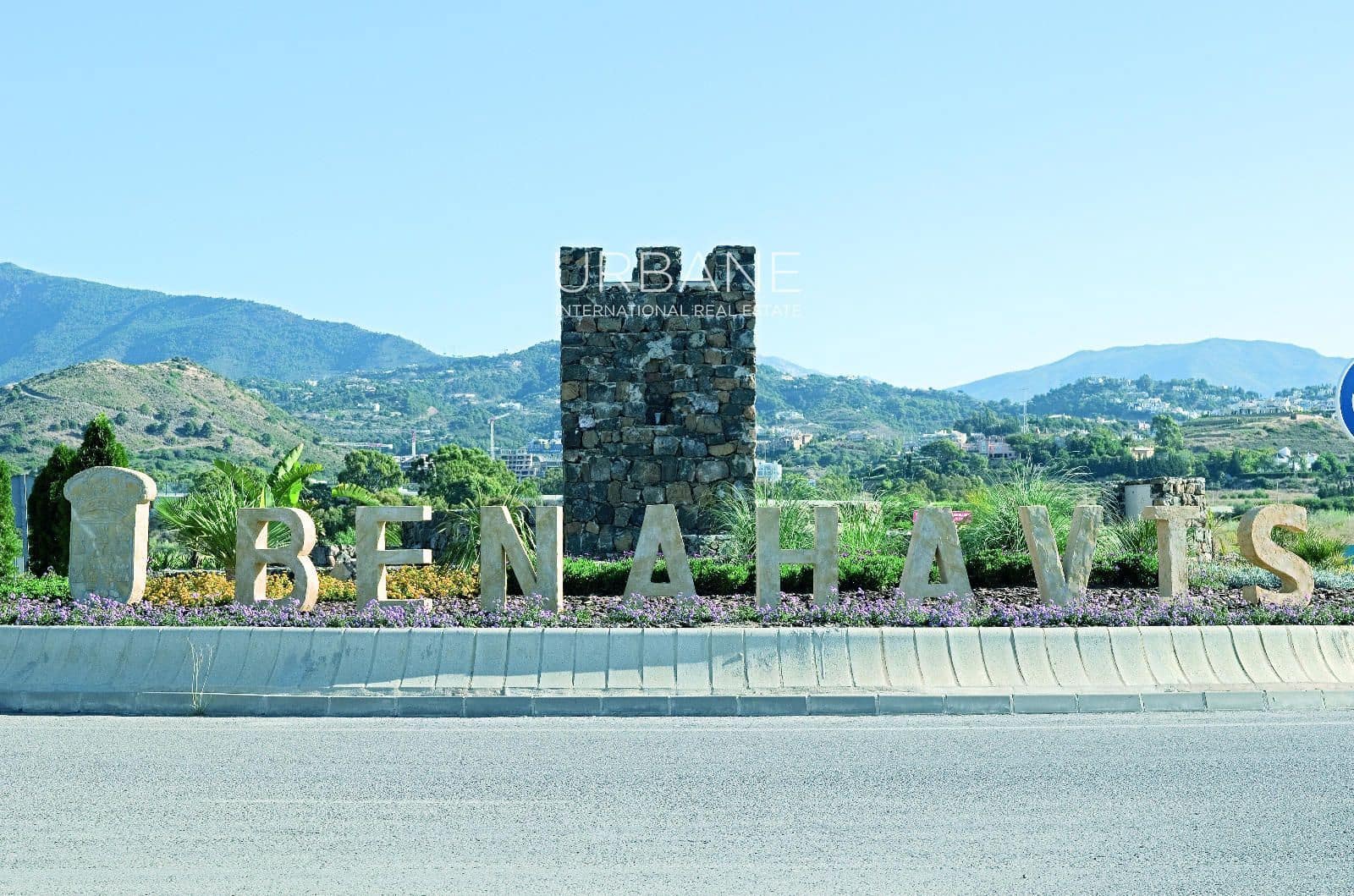 3 bedroom Flat for sale in Marbella with pool garage - € 800,000 (Ref: 9123778)