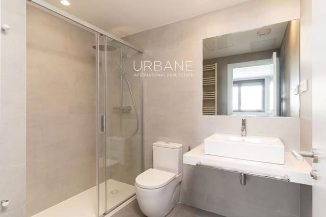 4 quarto Apartamento para venda em Badalona com piscina - 820 000 € (Ref: 9128882)