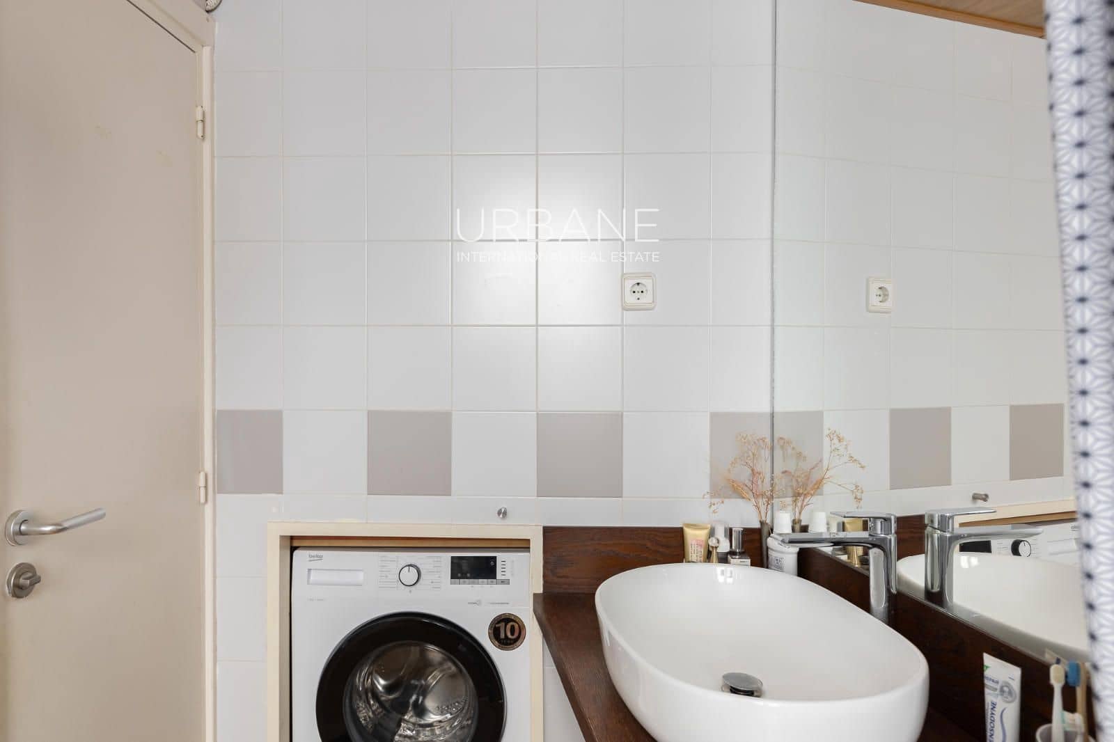 3 slaapkamer Flat te koop in Barcelona stad - € 435.000 (Ref: 9147993)