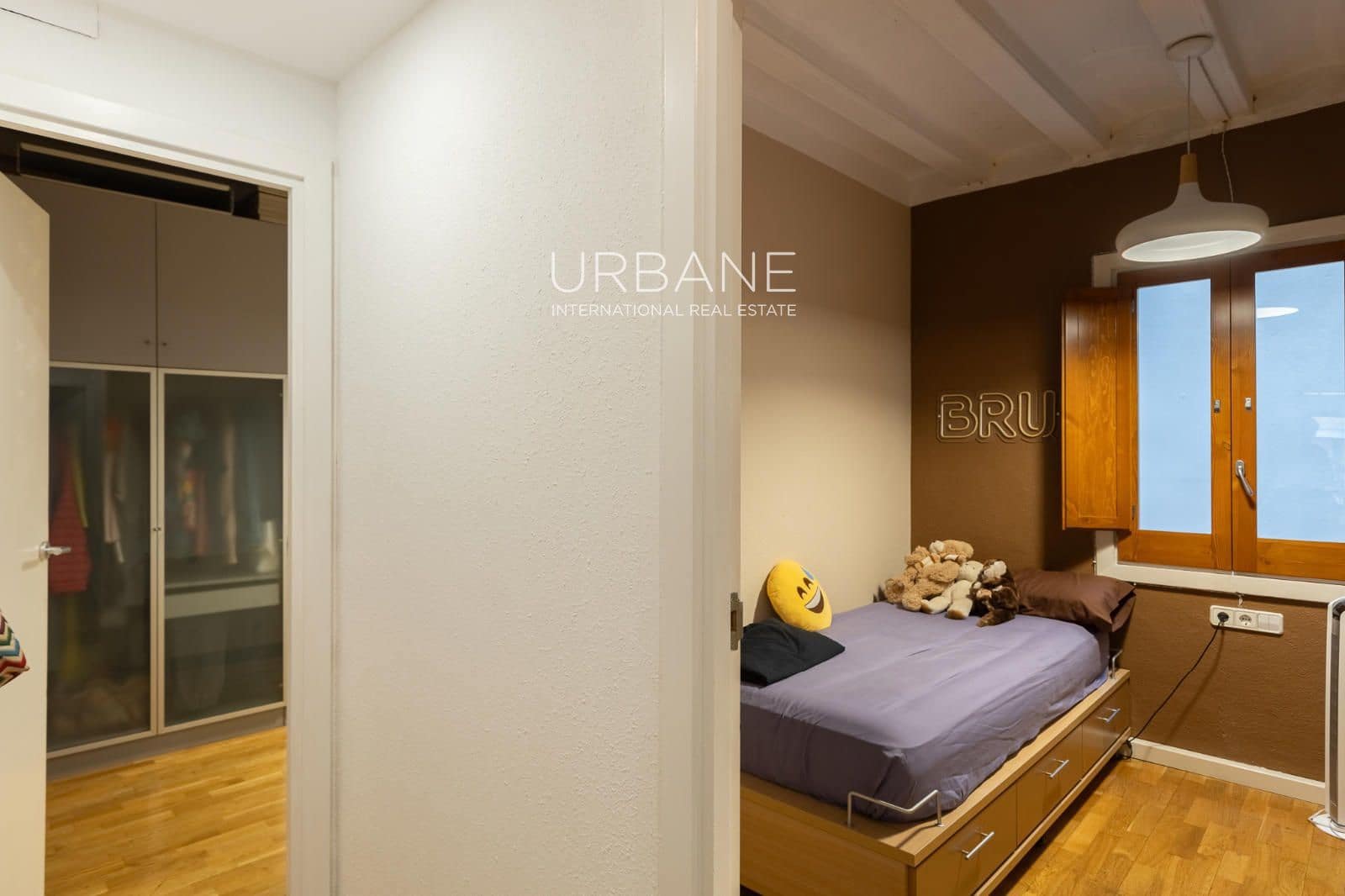 3 slaapkamer Flat te koop in Barcelona stad - € 435.000 (Ref: 9147993)