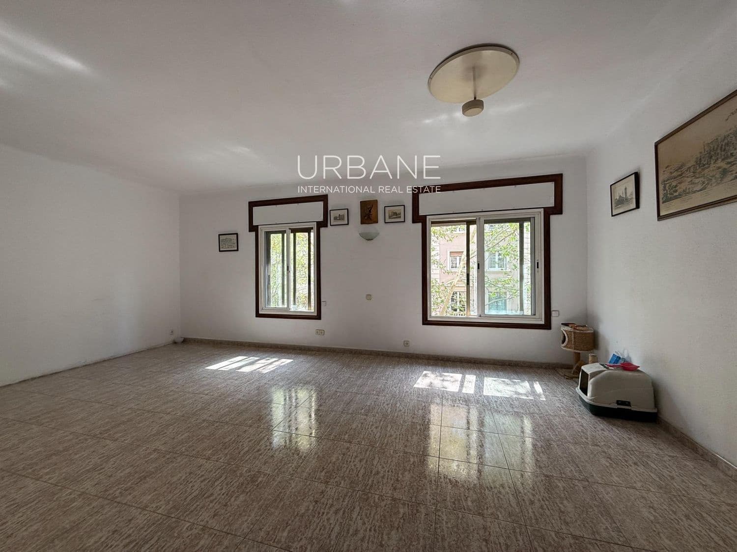 5 slaapkamer Flat te koop in Barcelona stad - € 760.000 (Ref: 9147994)