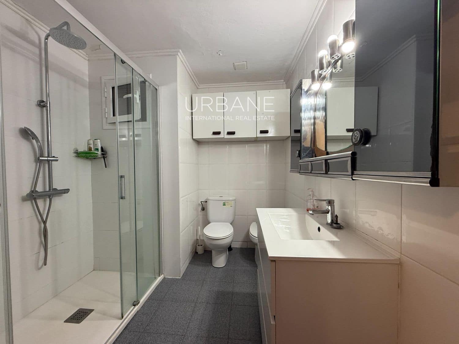 5 slaapkamer Flat te koop in Barcelona stad - € 760.000 (Ref: 9147994)