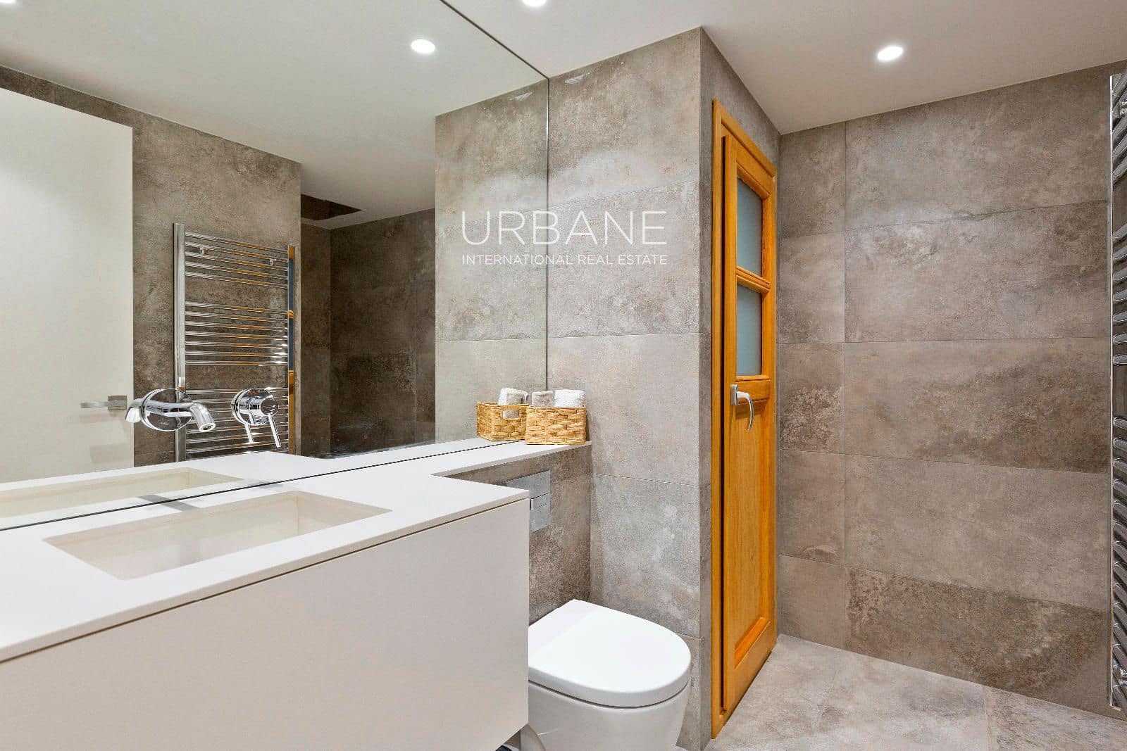 2 bedroom Flat for rent in Barcelona city - € 2,500 (Ref: 9160209)