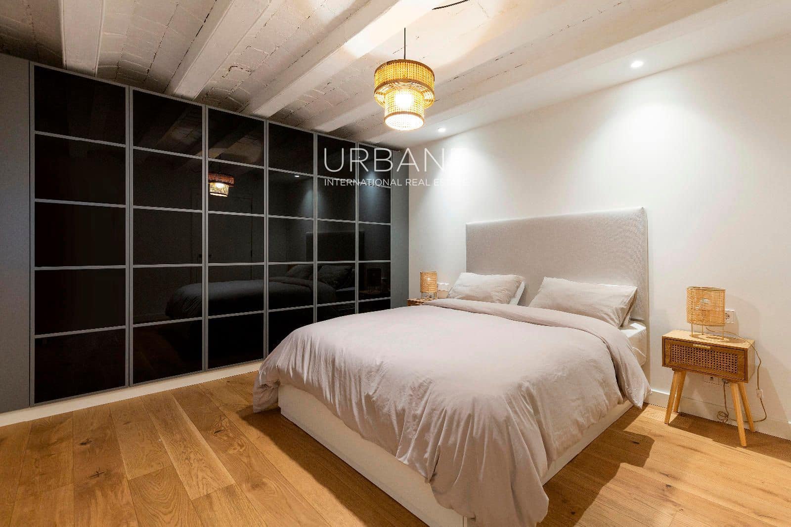 2 bedroom Flat for rent in Barcelona city - € 2,500 (Ref: 9160209)