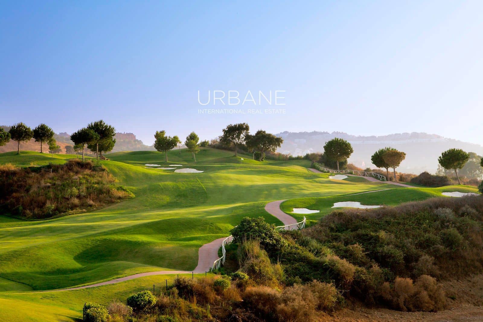 3 soveværelse Byhus til salg i La Cala de Mijas med swimmingpool - € 675.000 (Ref: 9168334)