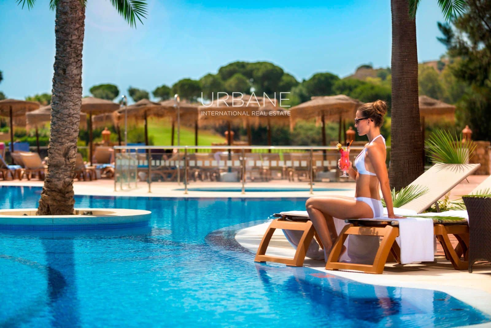 3 soveværelse Byhus til salg i La Cala de Mijas med swimmingpool - € 675.000 (Ref: 9168334)