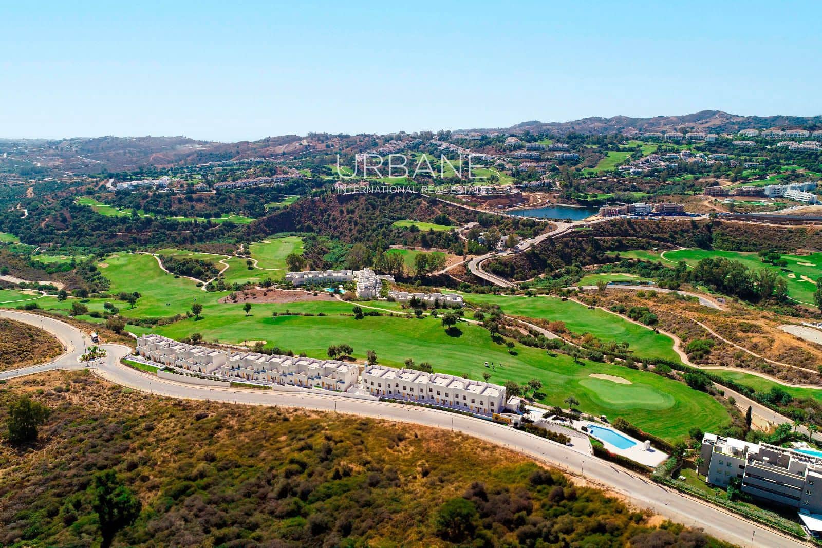 3 soveværelse Byhus til salg i La Cala de Mijas med swimmingpool - € 675.000 (Ref: 9168334)