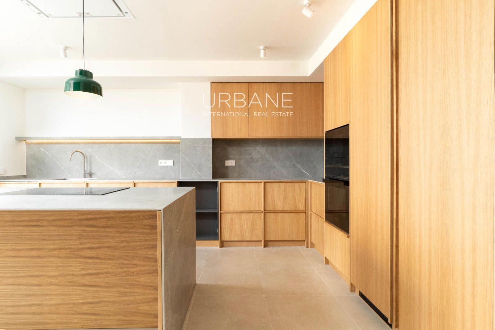 5 soveværelse Lejlighed til salg i Barcelona by med garage - € 2.250.000 (Ref: 9201792)