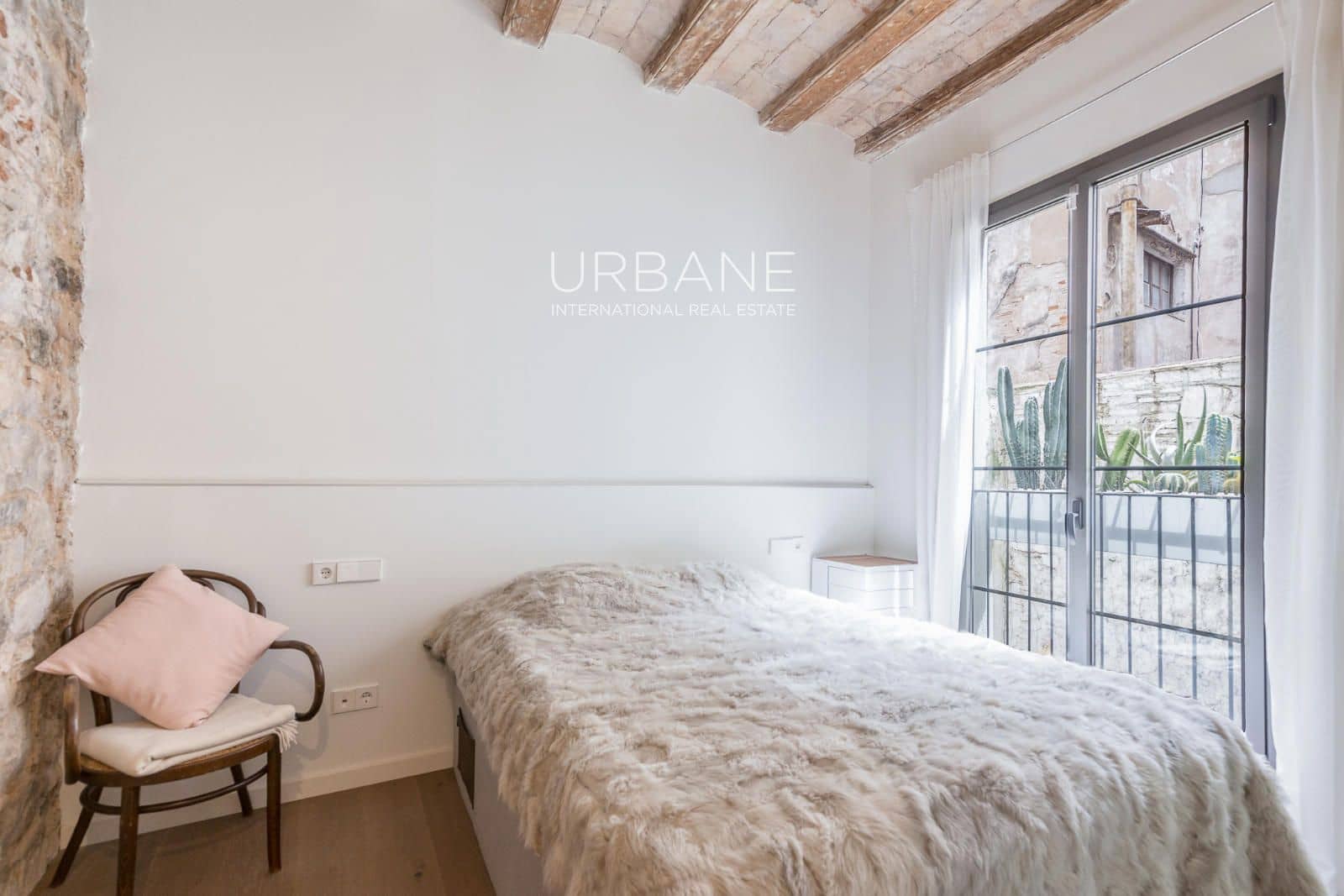 2 quarto Apartamento para arrendar em Barcelona cidade - 2 000 € (Ref: 9243639)