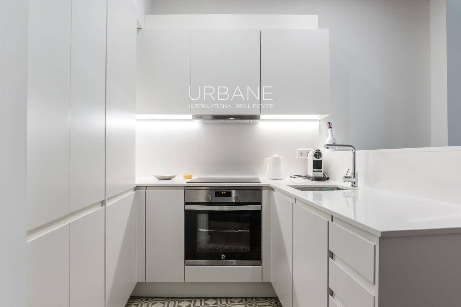 2 quarto Apartamento para arrendar em Barcelona cidade - 2 000 € (Ref: 9243639)