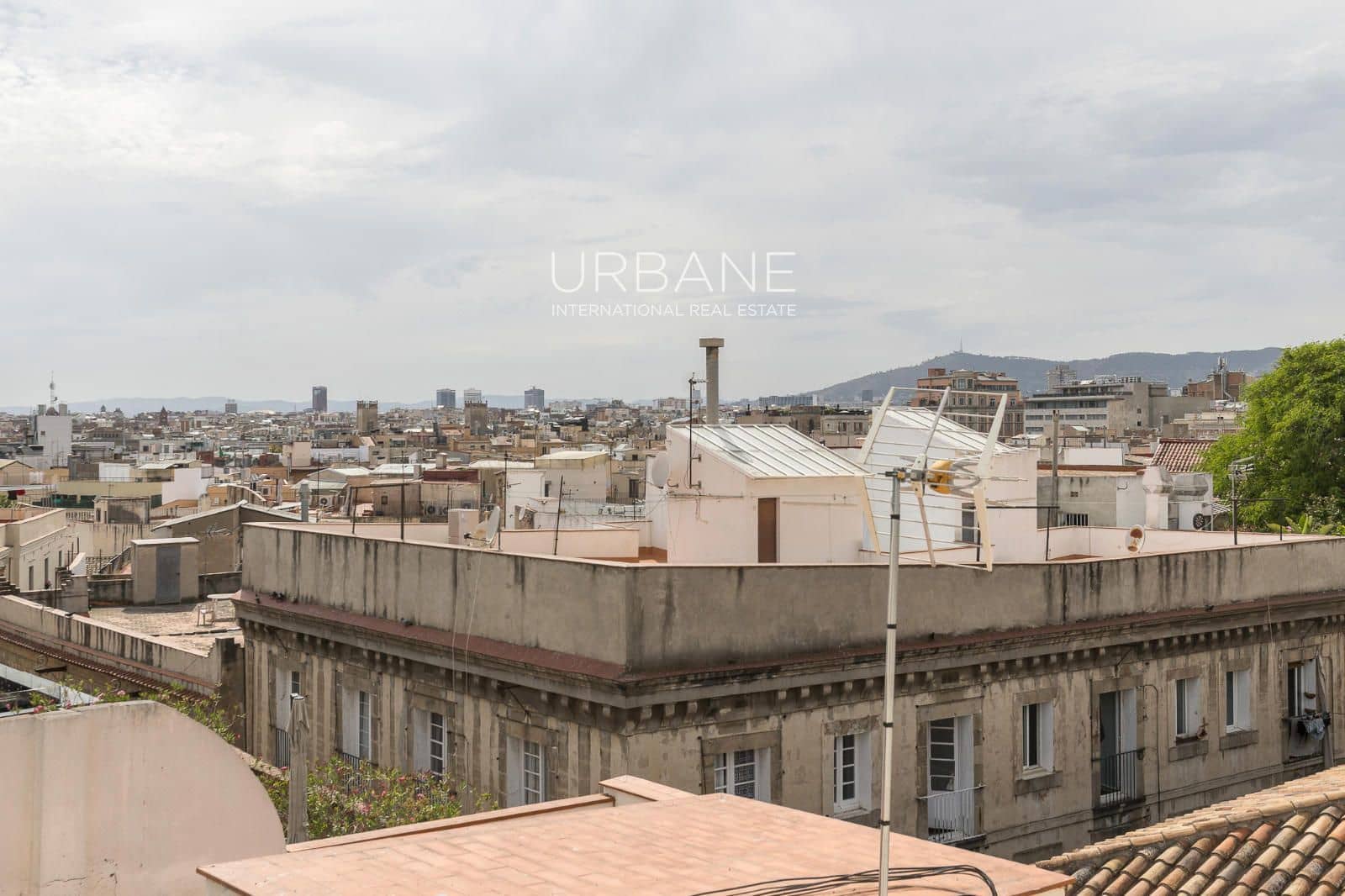 2 quarto Apartamento para arrendar em Barcelona cidade - 2 000 € (Ref: 9243639)