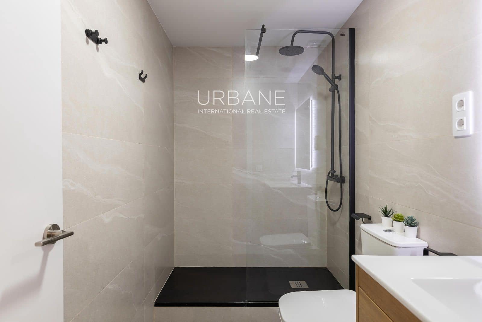 2 sypialnia Mieszkanie na sprzedaż w Miasto Barcelona - 260 000 € (Ref: 9331042)