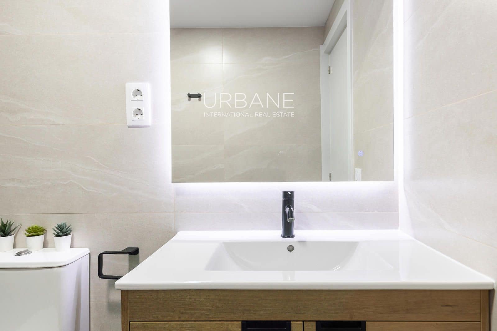 2 sypialnia Mieszkanie na sprzedaż w Miasto Barcelona - 260 000 € (Ref: 9331042)