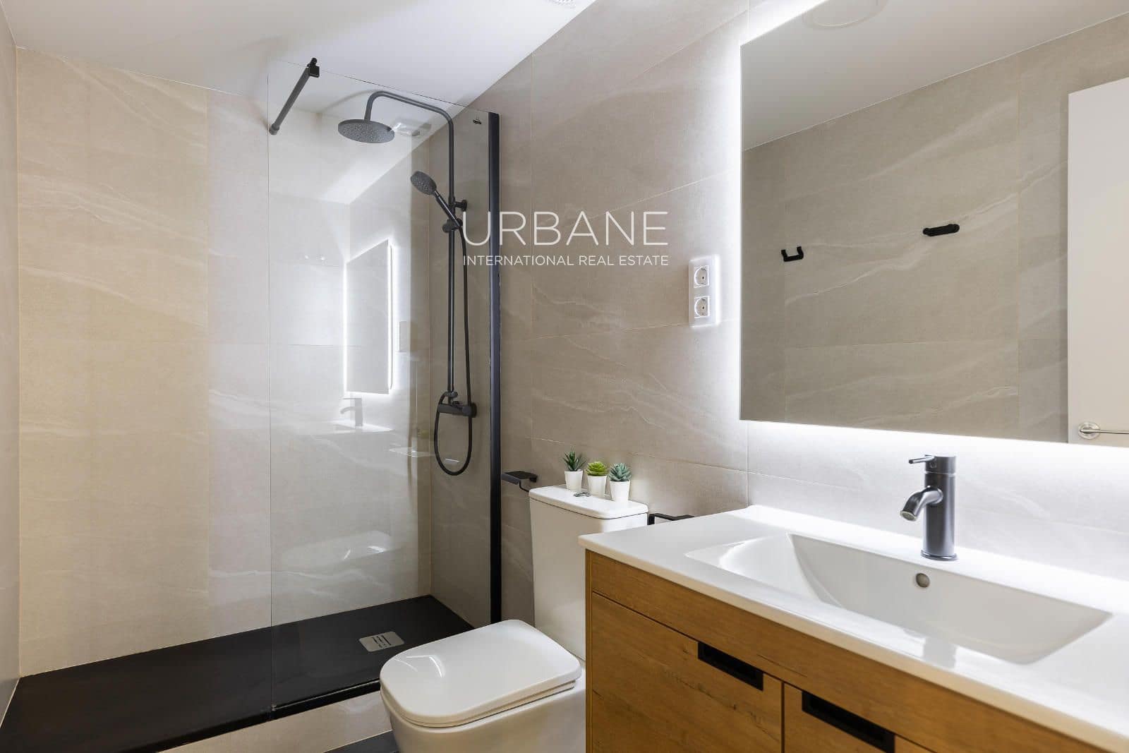 2 sypialnia Mieszkanie na sprzedaż w Miasto Barcelona - 260 000 € (Ref: 9331042)