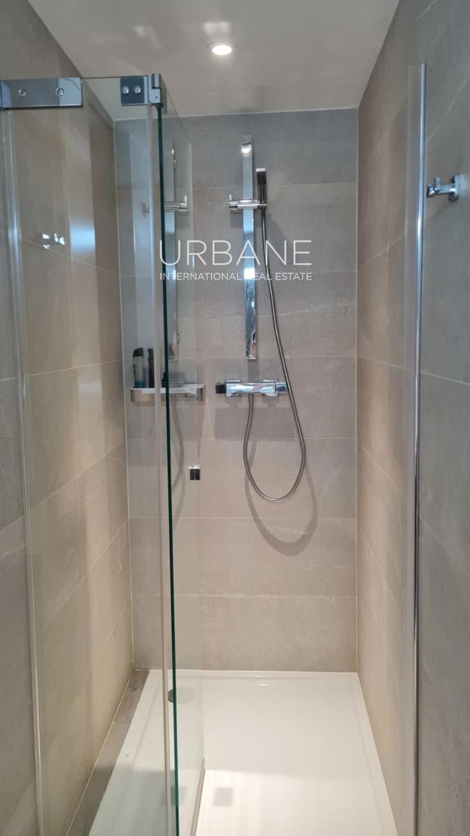 1 bedroom Flat for sale in Barcelona city with pool garage - € 620,000 (Ref: 9348678)