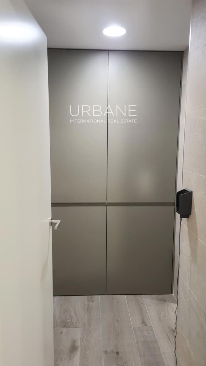 1 bedroom Flat for sale in Barcelona city with pool garage - € 620,000 (Ref: 9348678)