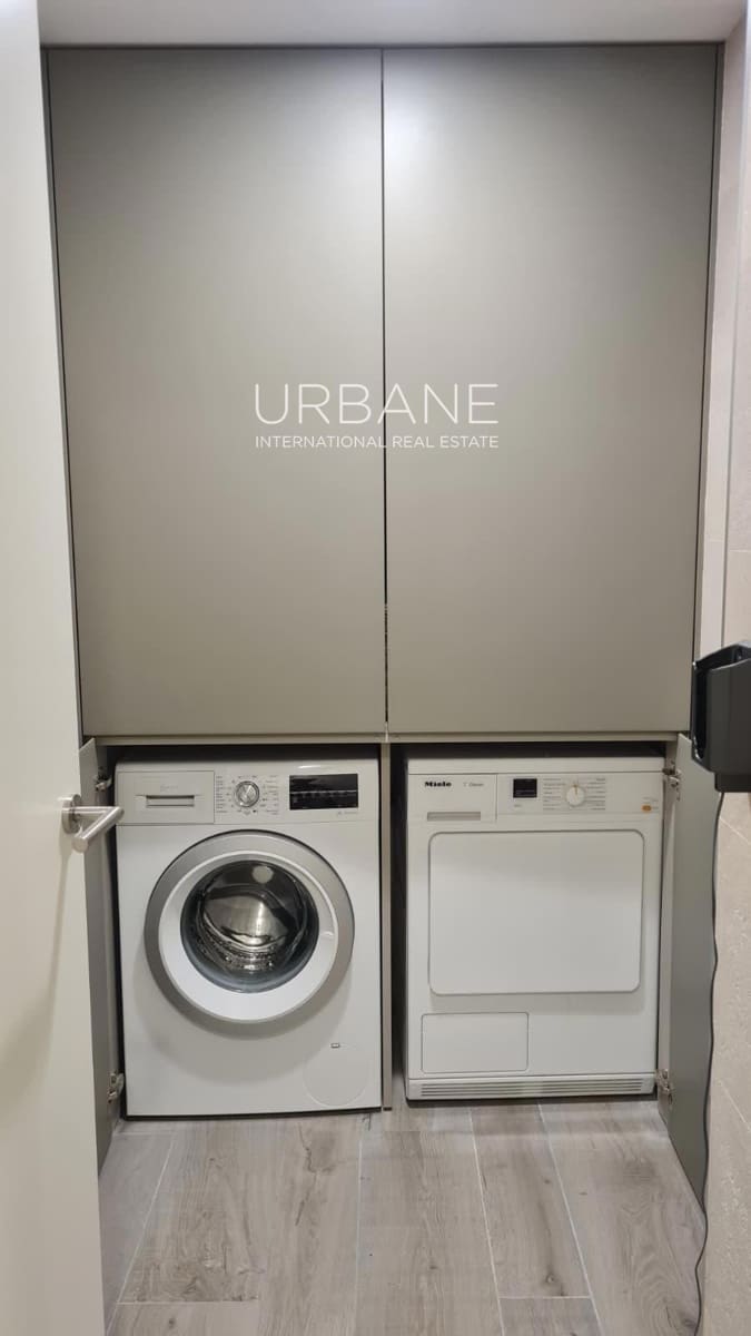 1 bedroom Flat for sale in Barcelona city with pool garage - € 620,000 (Ref: 9348678)