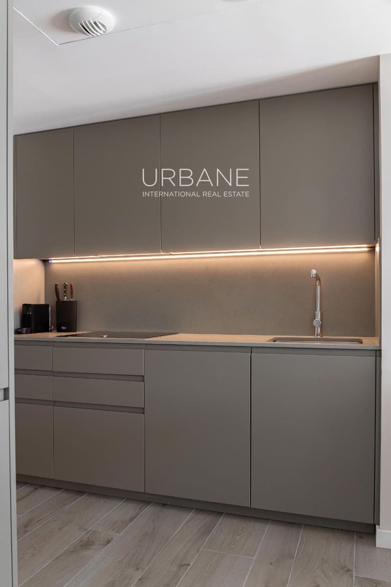 1 bedroom Flat for sale in Barcelona city with pool garage - € 620,000 (Ref: 9348678)