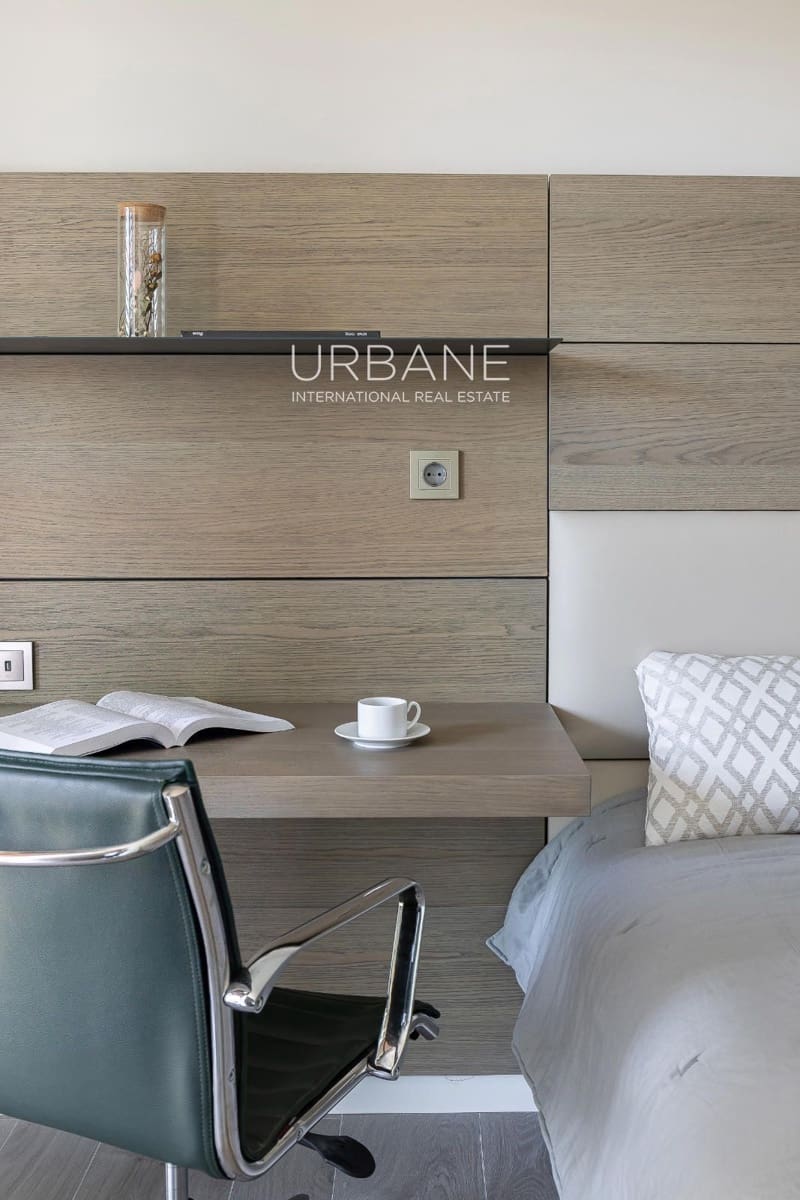 1 bedroom Flat for sale in Barcelona city with pool garage - € 620,000 (Ref: 9348678)