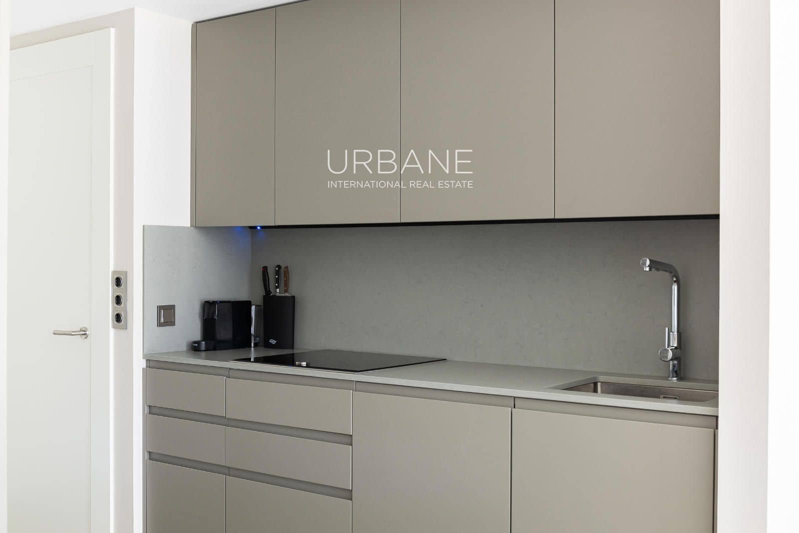 1 bedroom Flat for sale in Barcelona city with pool garage - € 620,000 (Ref: 9348678)