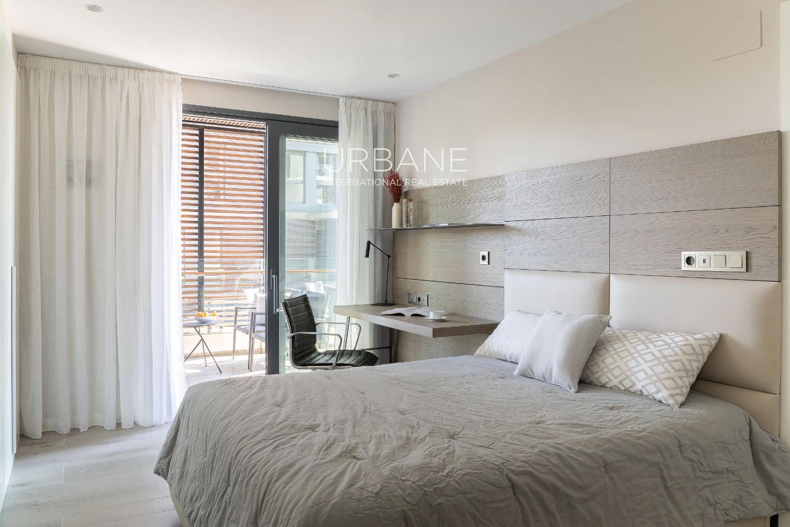 1 bedroom Flat for sale in Barcelona city with pool garage - € 620,000 (Ref: 9348678)