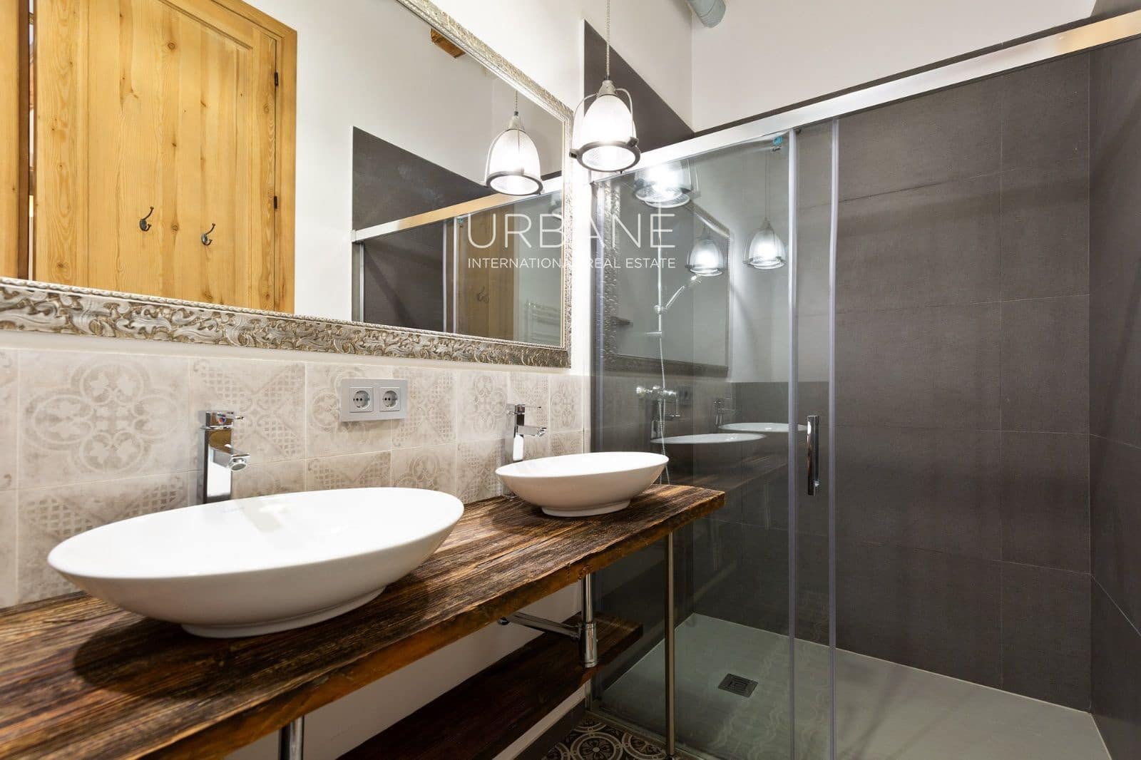 3 sovrum Lägenhet att hyra i Barcelona stad - 2 700 € (Ref: 9349791)