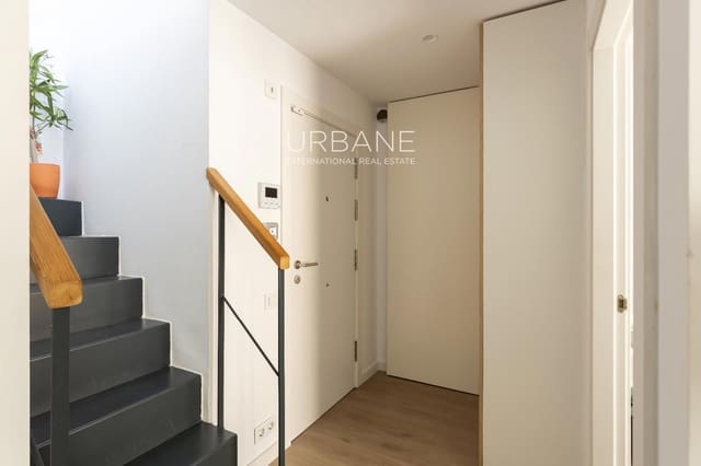 2 soverom Penthouse til leie i El Poble Sec, Barcelona by - € 2 300 (Ref: 9349793)