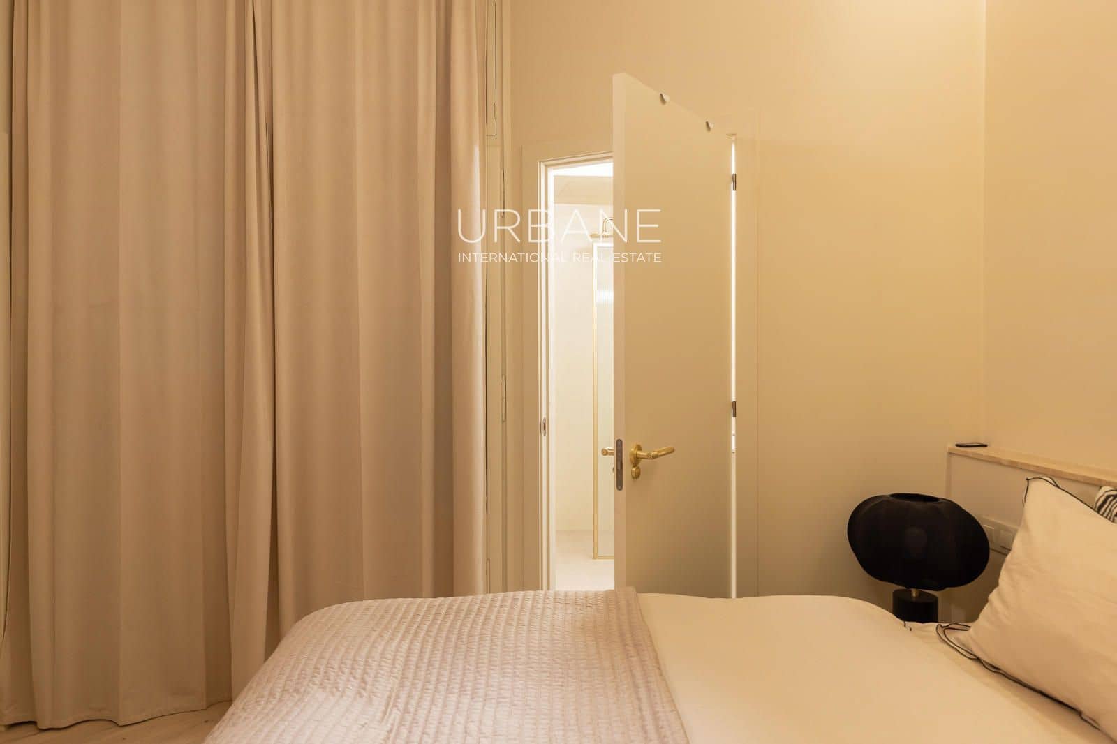 1 slaapkamer Flat te koop in Barcelona stad - € 319.000 (Ref: 9396843)