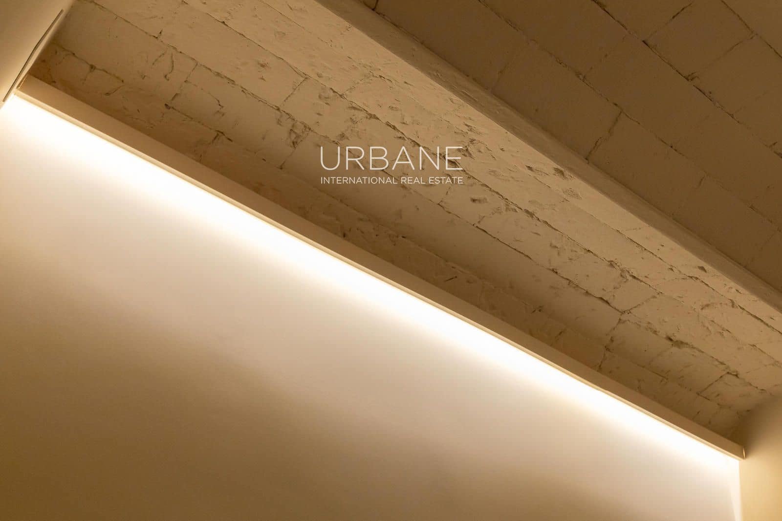 1 slaapkamer Flat te koop in Barcelona stad - € 319.000 (Ref: 9396843)