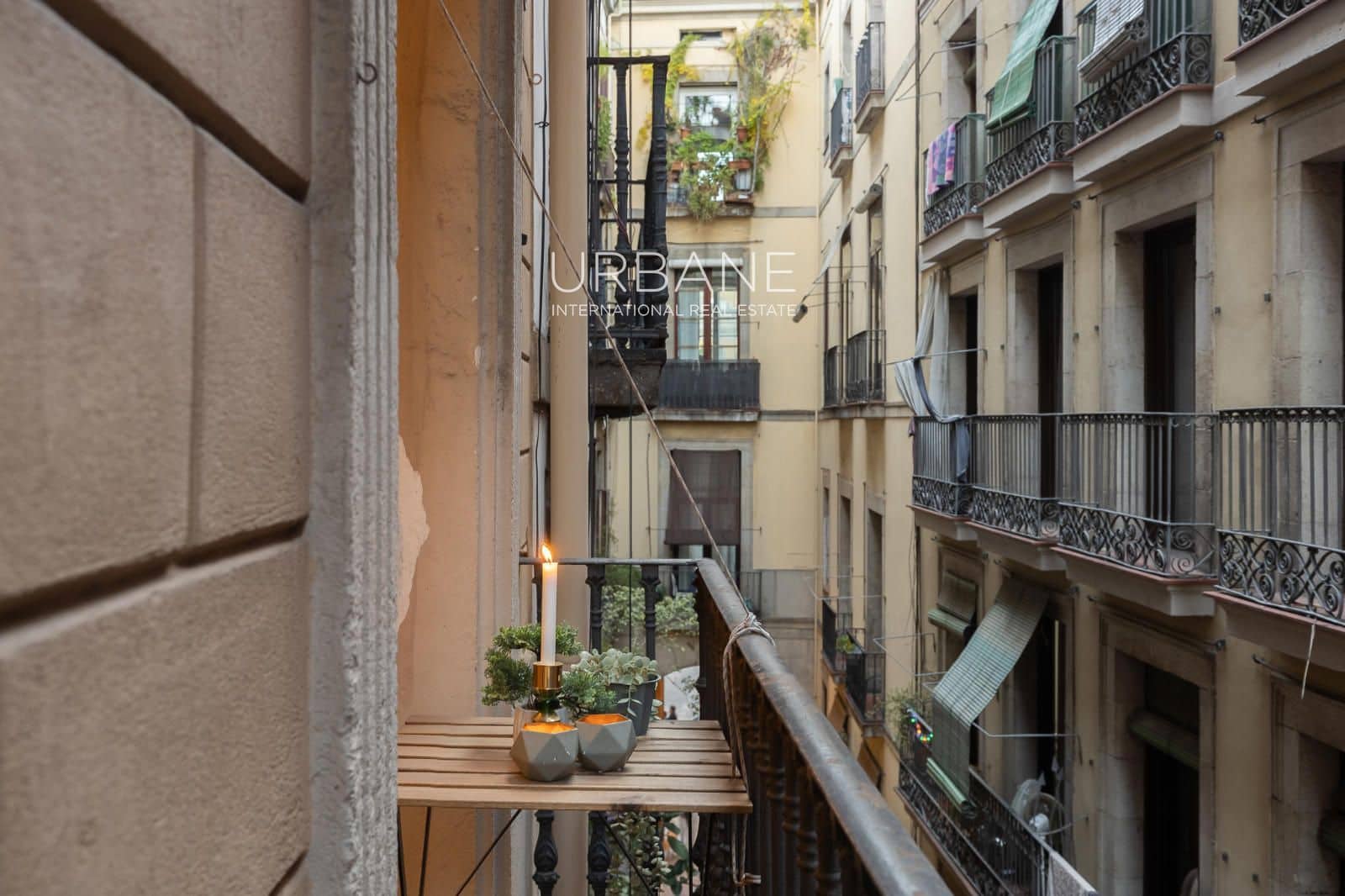 1 slaapkamer Flat te koop in Barcelona stad - € 319.000 (Ref: 9396843)