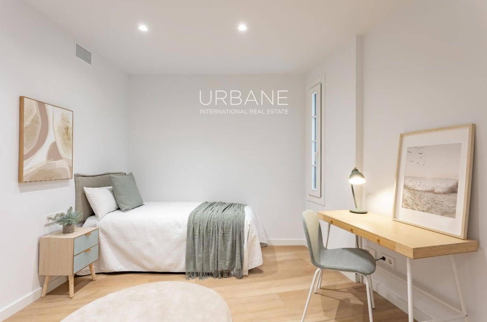 3 bedroom Flat for sale in Barcelona city with pool - € 720,000 (Ref: 9404681)